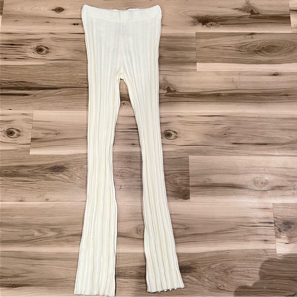 NEW Zara Cream Ribbed Flare Stretchy Pants Women’s Medium
